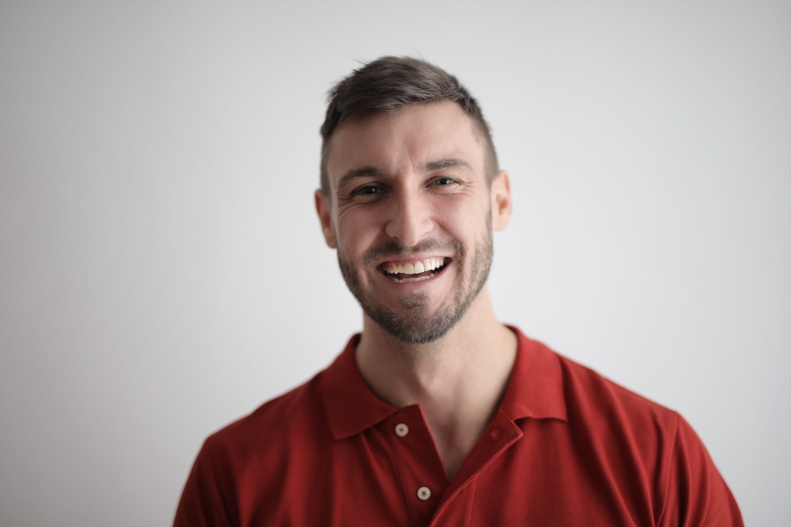 Studio principal providing guidance on AI earnings blueprint milestones